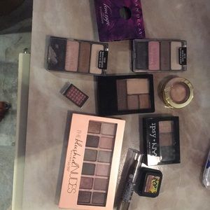 Eyeshadow bundle!!